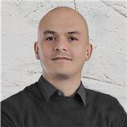 Soy un profesor y consultor en diseño gráfico con más de 10 años de experiencia en entornos educativos y universitarios, tanto en
